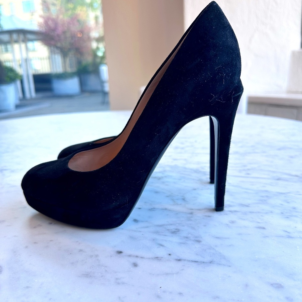 Fendi Black Suede Pumps